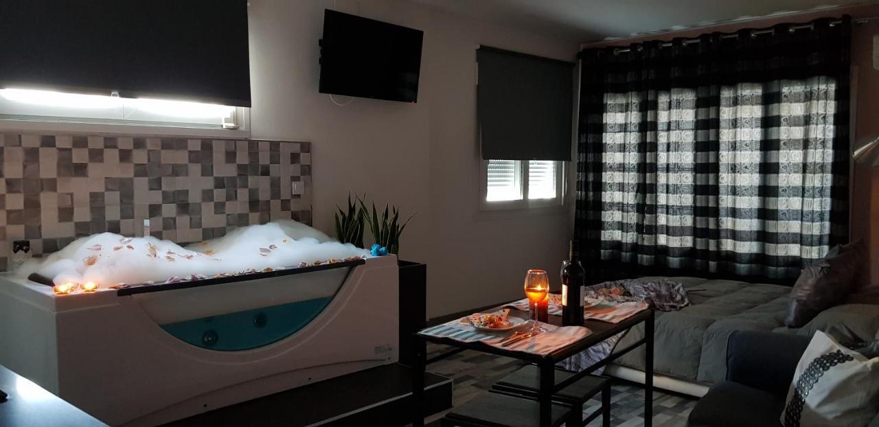 El Nido De La Galeria Apartment Setenil De Las Bodegas ภายนอก รูปภาพ